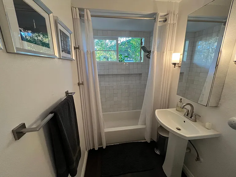 Bathroom 1
TONS OF STORAGE FOR A BEAUTY PRODUCT JUNKY!