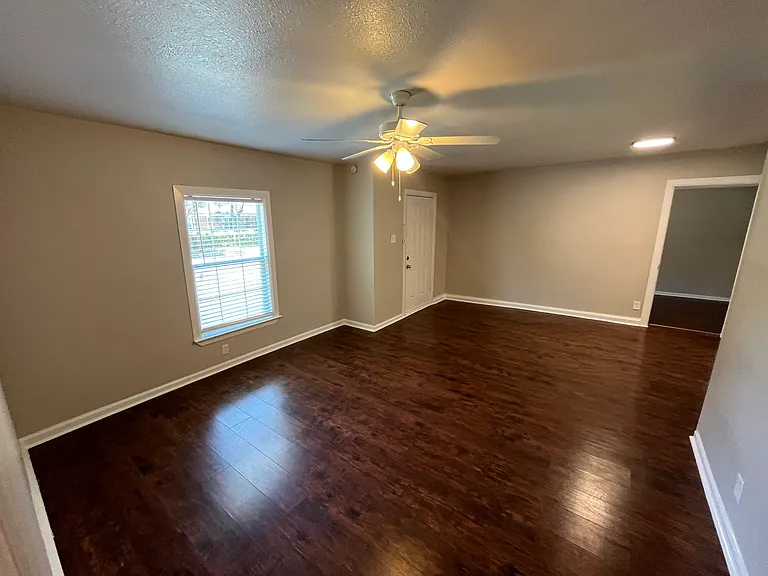 11302 Stallcup Dr — Photo 5