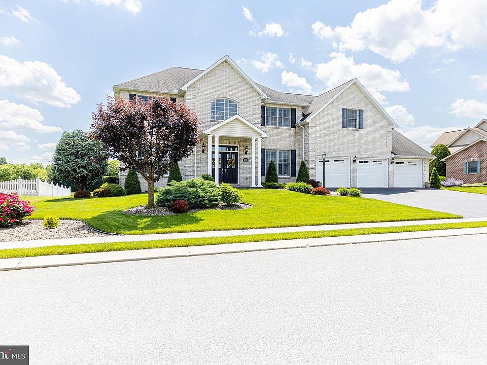 1st image of 236 Woodvale Dr