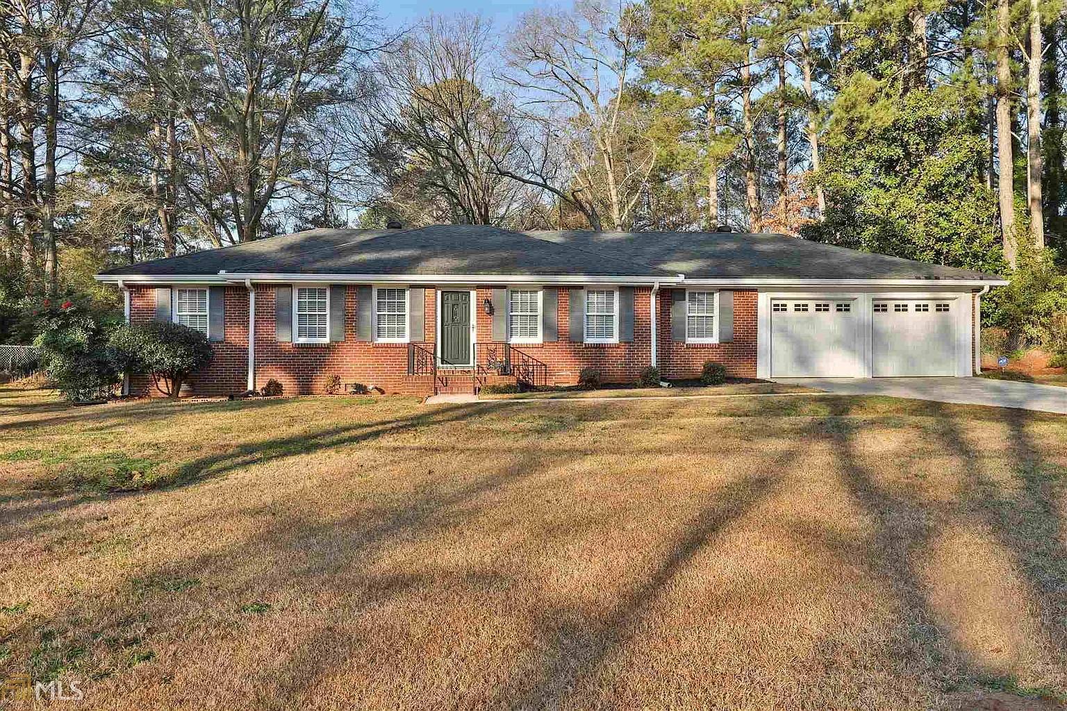 240 Gilbert Rd photo 1