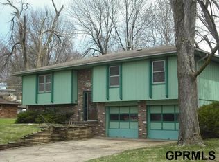 7930 Arlington Dr, Omaha, NE 68134