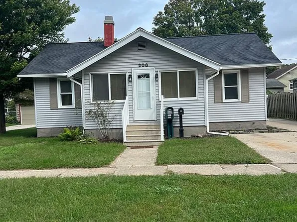 208 N Jackson St, Spring Lake, MI 49456