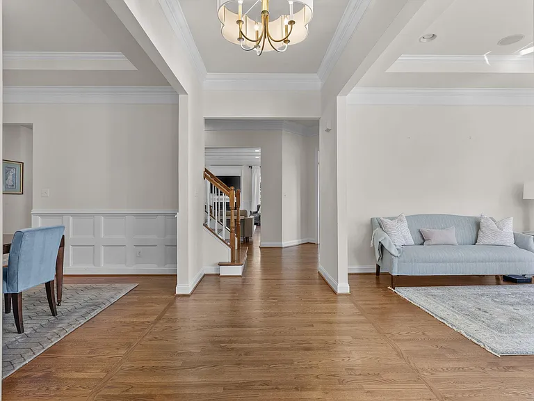 4039 Cray Dr — Photo 6