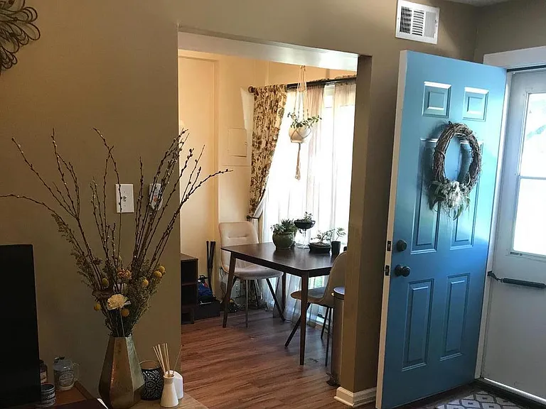 101 Lexington Ct — Photo 6