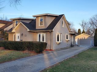 249 Wille Ave, Wheeling, IL 60090