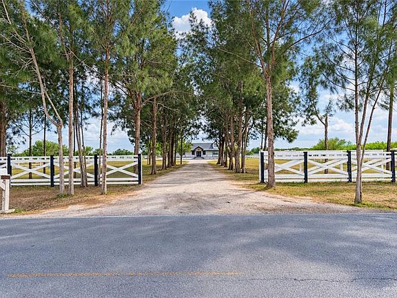 3rd image of 135 Owassa Rd