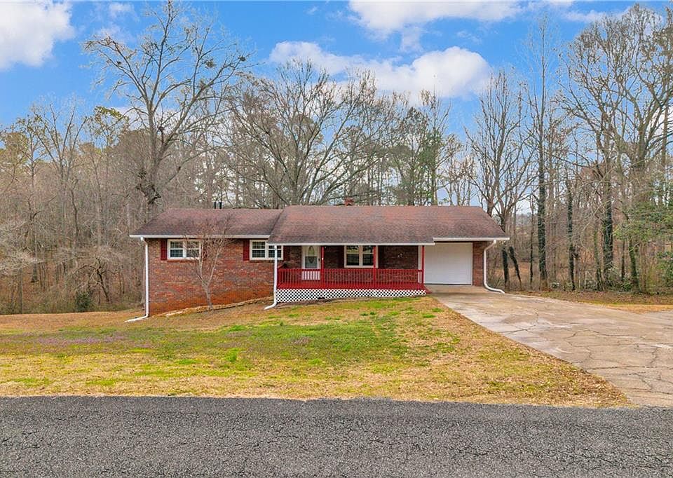 1st image of 32 Cox Rd SE