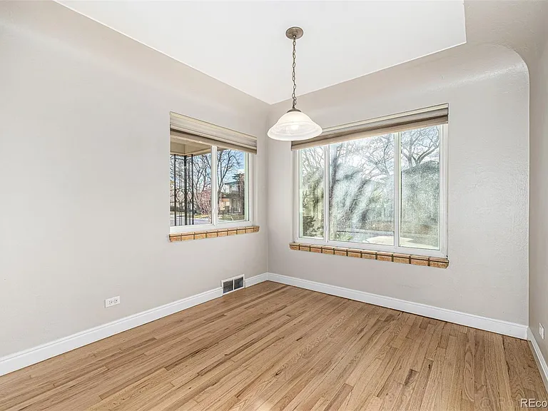 1150 S Jackson St — Photo 13