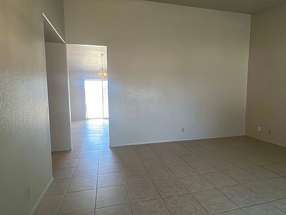 5th image of 822 E Avenue J6