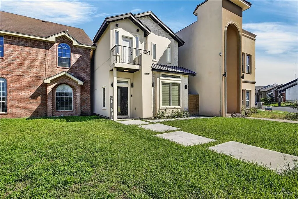 2 bed, 2.5 bath, 1557 sqft, $1,900 — Photo 1