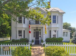 93 Frederick St, Saint Andrews, NB E5B 1Y9
