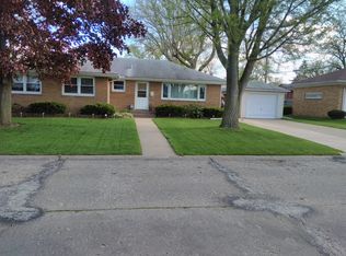 214 53rd St, Moline, IL 61265