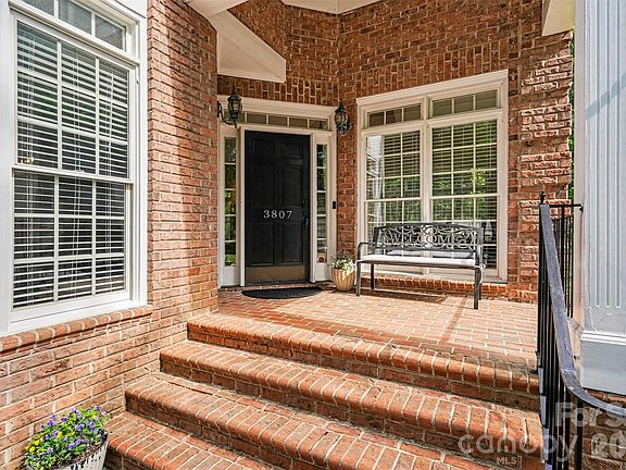 4th image of 3807 Degrasse Dr