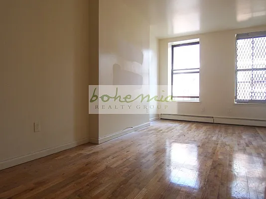 Rented by Bohemia Realty Group | media 27