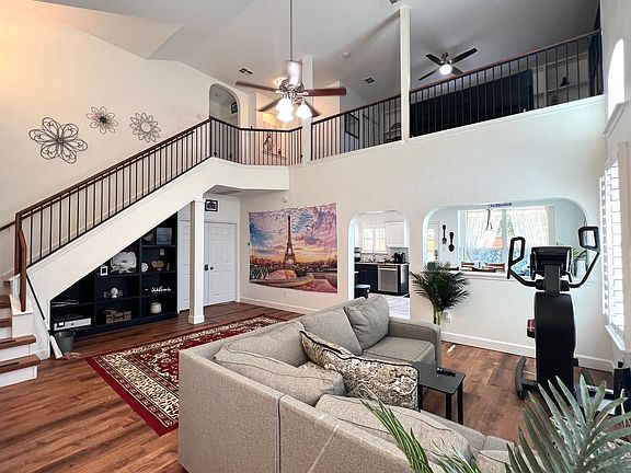 5th image of 2106 Huxley Ln