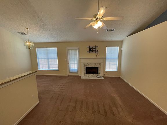 3rd image of 2500 Hillvale Cir