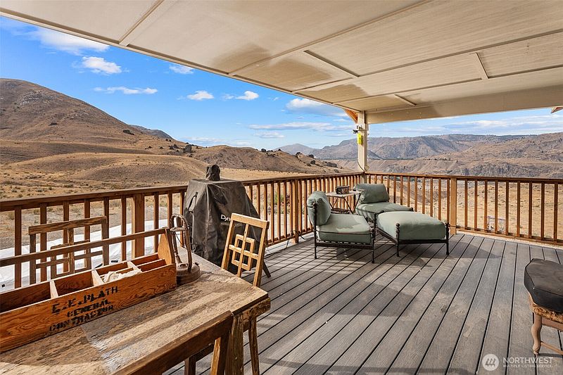 2nd image of 70 Hill Range Lane