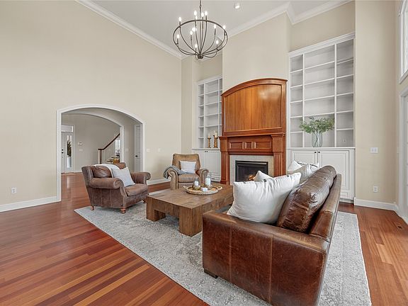 4th image of 4615 Blarney Dr NE