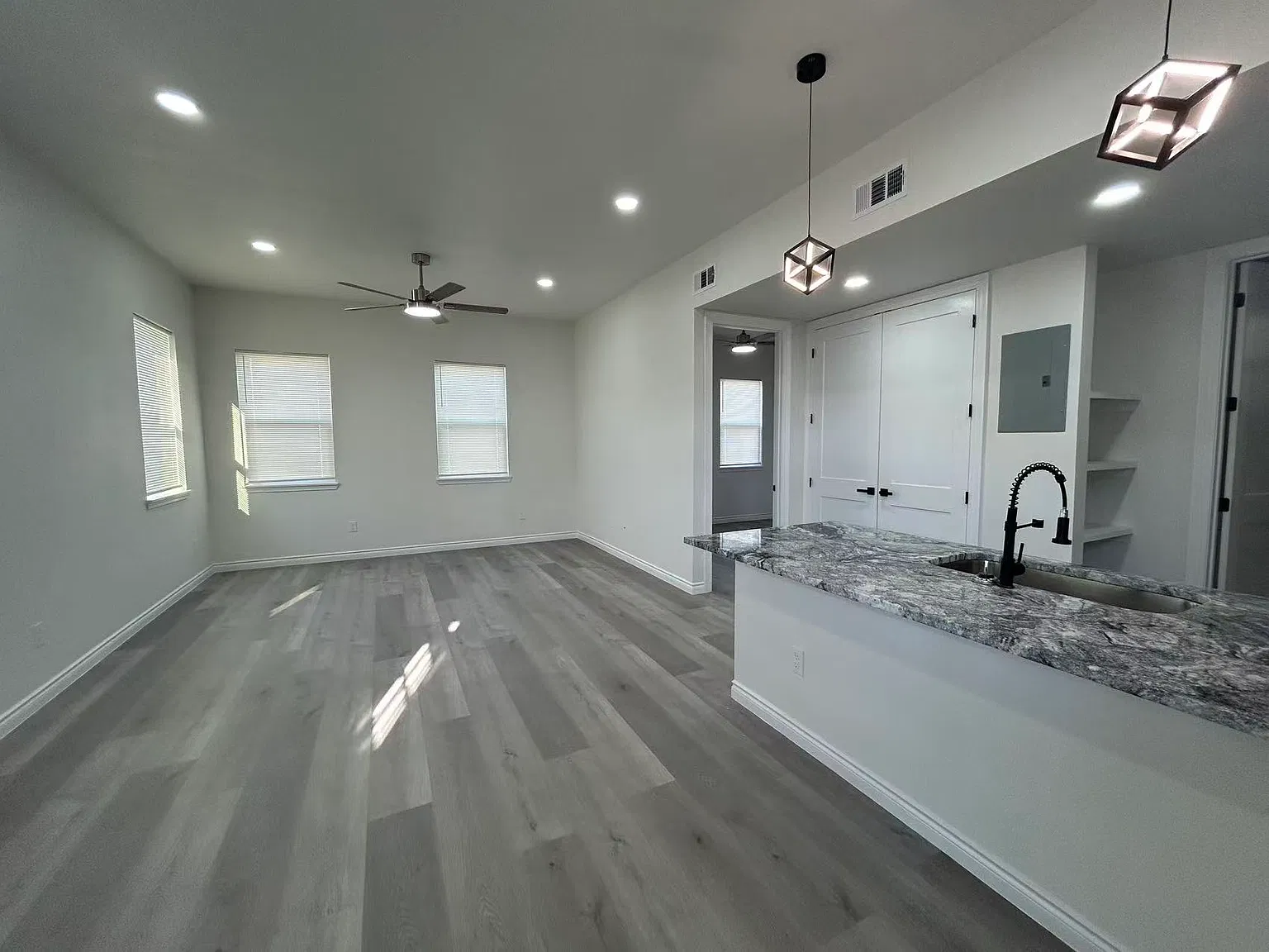 3 bed, 1500 sqft, $2,000 — Photo 3