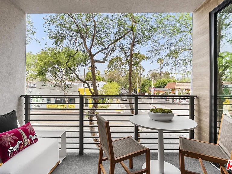 7428 Santa Monica Blvd #202 — Photo 10