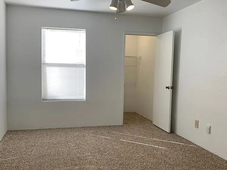 Emerald Cove Apartments — Photo 96