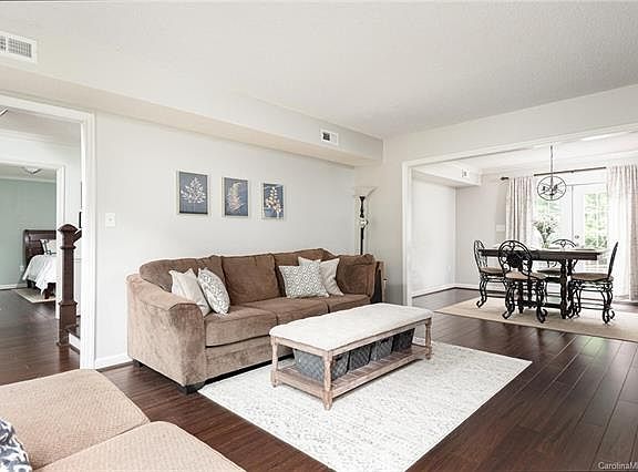 4th image of 4813 Deanscroft Dr