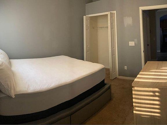 3rd image of 4667 Redmond Pl Room A