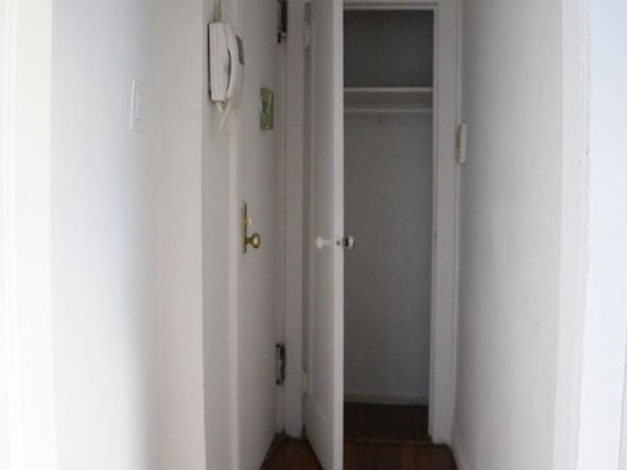 5th image of 2167 33rd St APT 3E