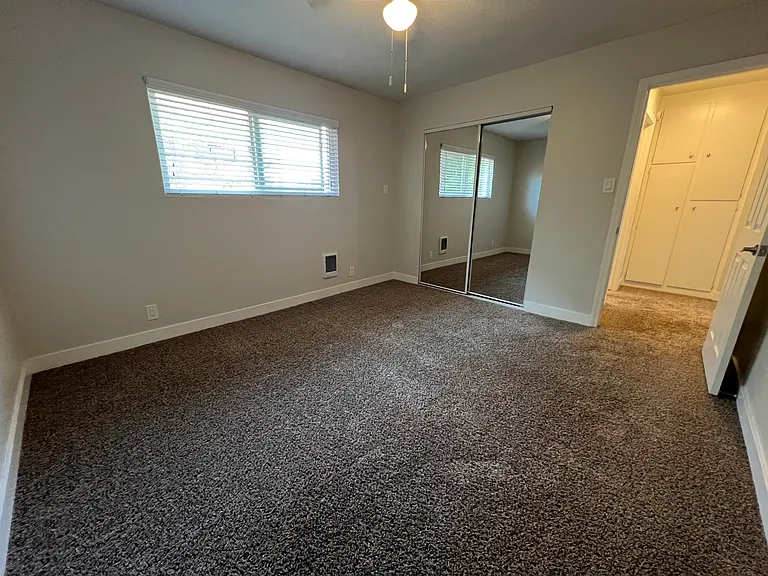 Mosaic Apartments — Photo 16