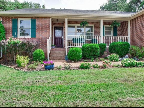 4th image of 2847 Station South Dr