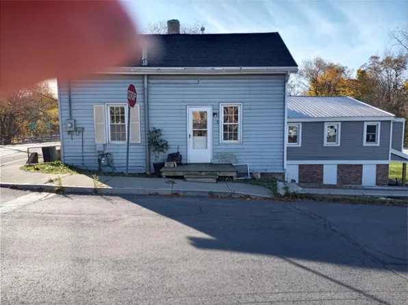 8 S Virginia St, Waterloo, NY 13165