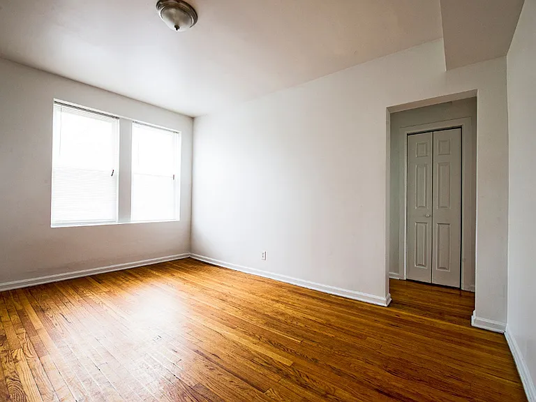 7053 S St Lawrence — Photo 14