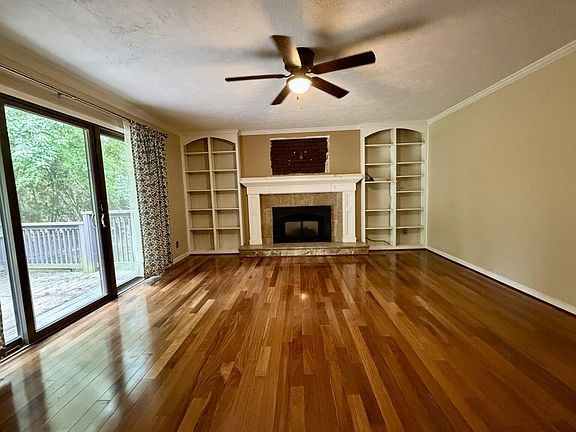 5th image of 2960 Sycamore Ln