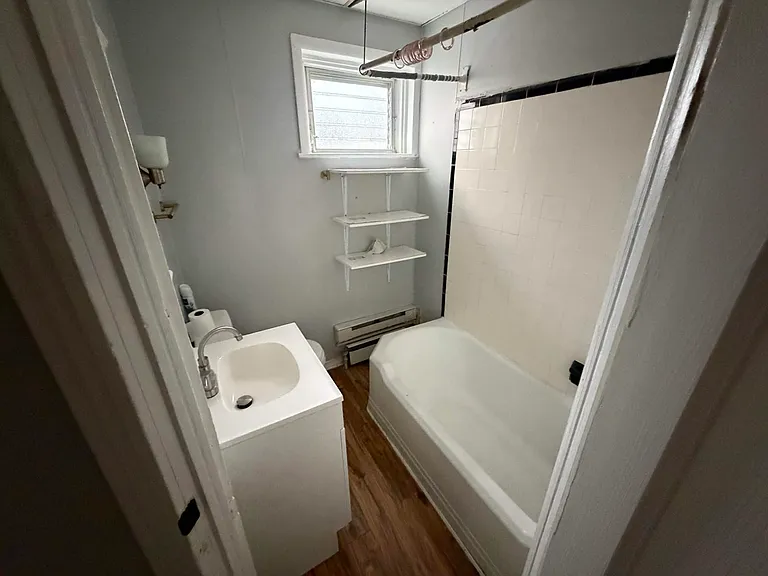 1321 Good St #2 — Photo 5
