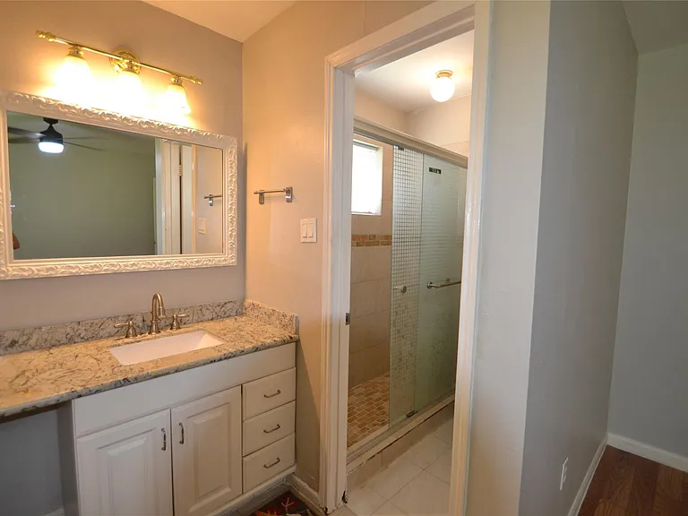 12711 Westleigh Dr — Photo 32