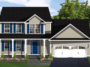 29 Lomartra Ln, Branford, CT 06405
