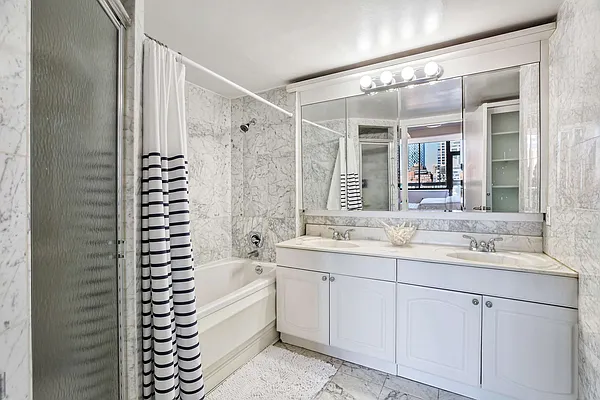 Sold by Compass | media 21