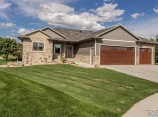2244 E Stone Pointe Cir, Sioux Falls, SD 57108