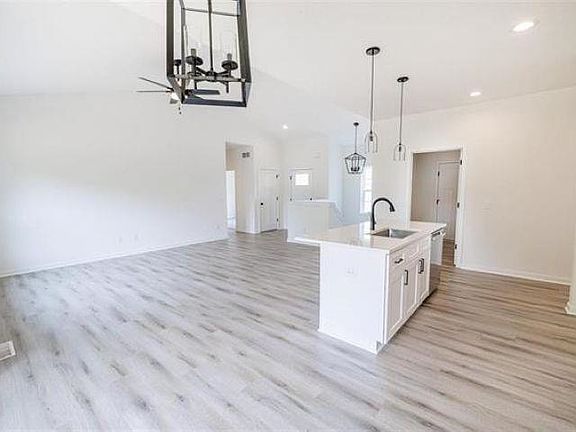 4th image of 14180 Prairie Commons Ln
