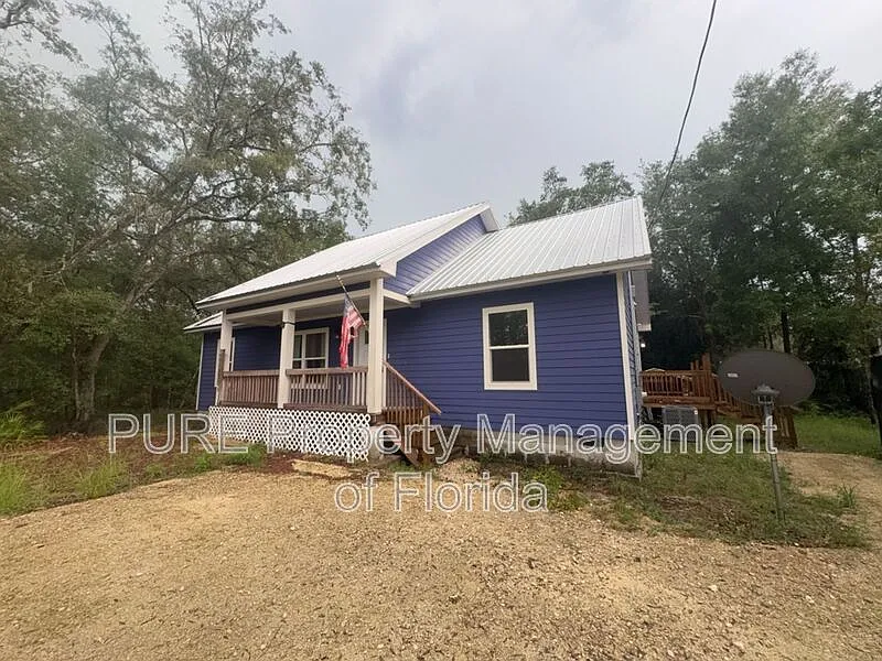 3 bed, 2.0 bath, 1100 sqft, $1,999 — Photo 2