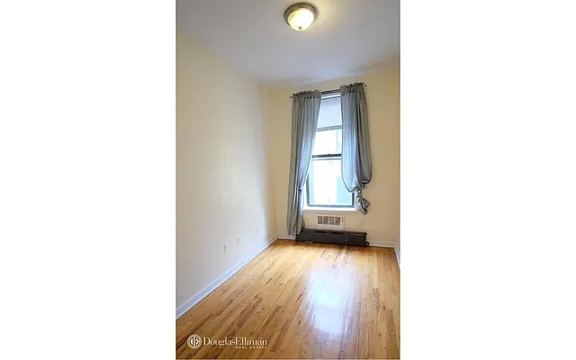 Rented by Douglas Elliman | media 23
