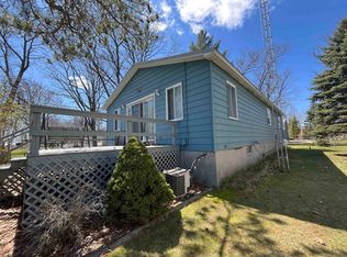 2406 Oak Rd, Pinconning, MI 48650