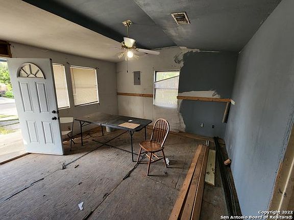 3rd image of 158 Yuma St