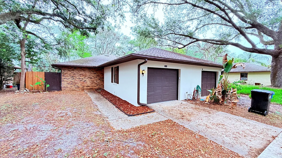 Building Photo - 7909 Richwood Dr