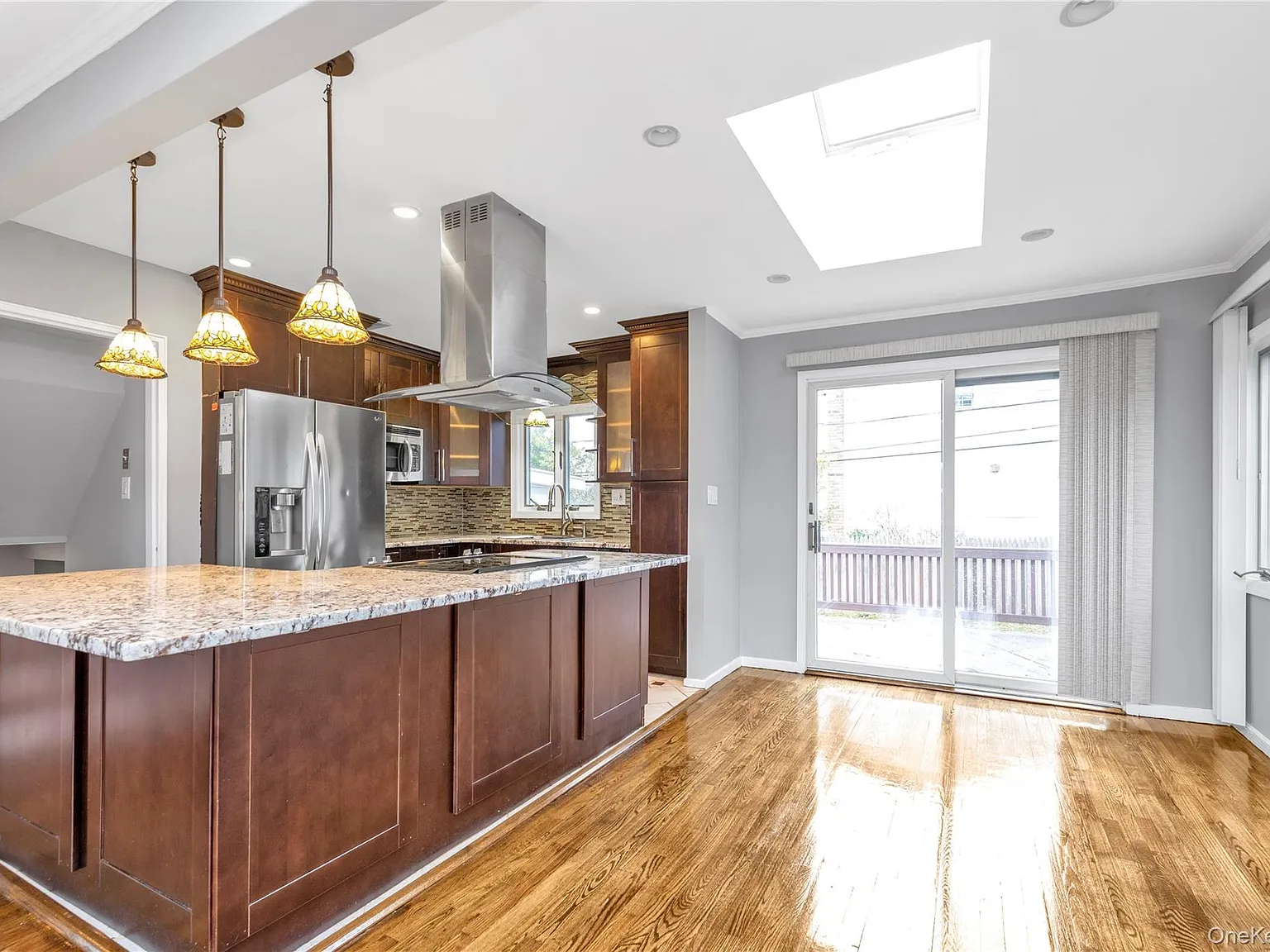 3 bed, 2.5 bath, 1546 sqft, $4,900 — Photo 4