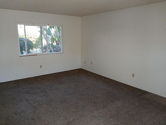 3rd image of 911 Thomas Ave APT 5