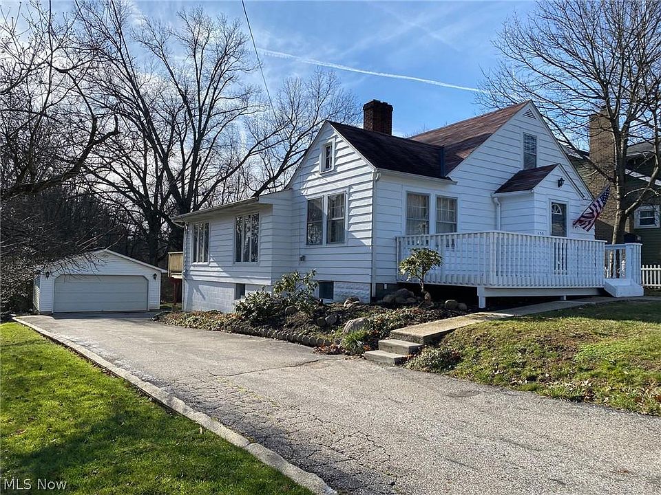1st image of 130 Moffet Ave