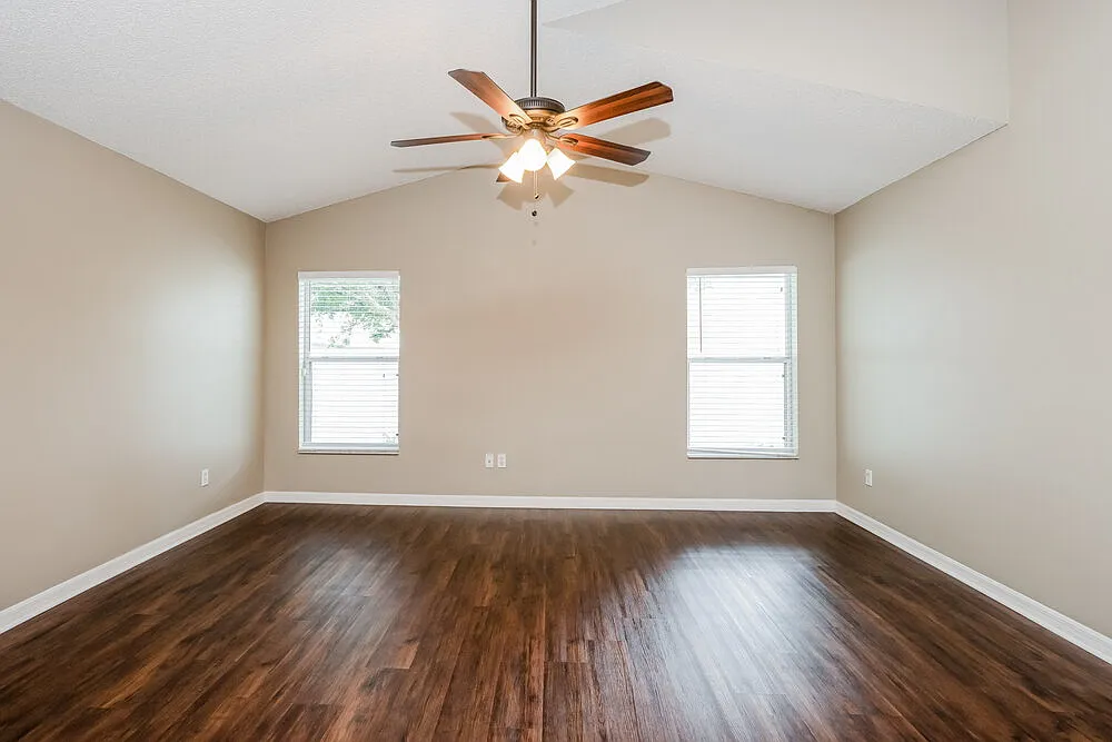 3 bed, 2.0 bath, 1895 sqft, $2,350 — Photo 3
