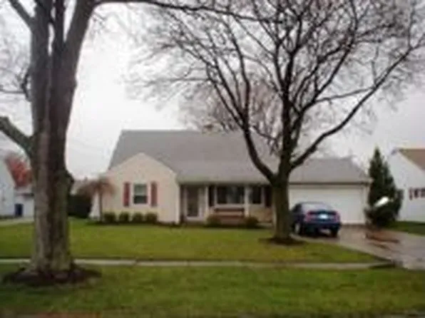606 Clinton St, Pt Clinton, OH 43452