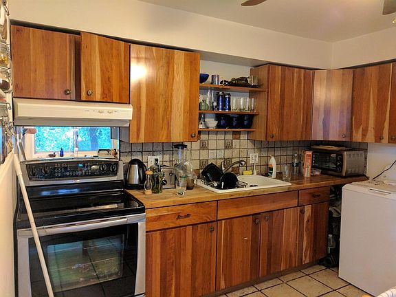 4th image of 110 Allen Dr